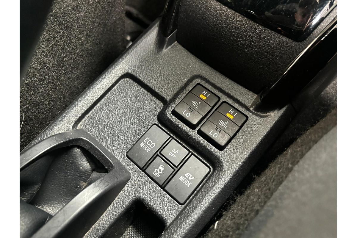 2016 Toyota Corolla Fielder Hybrid Cross NKE165