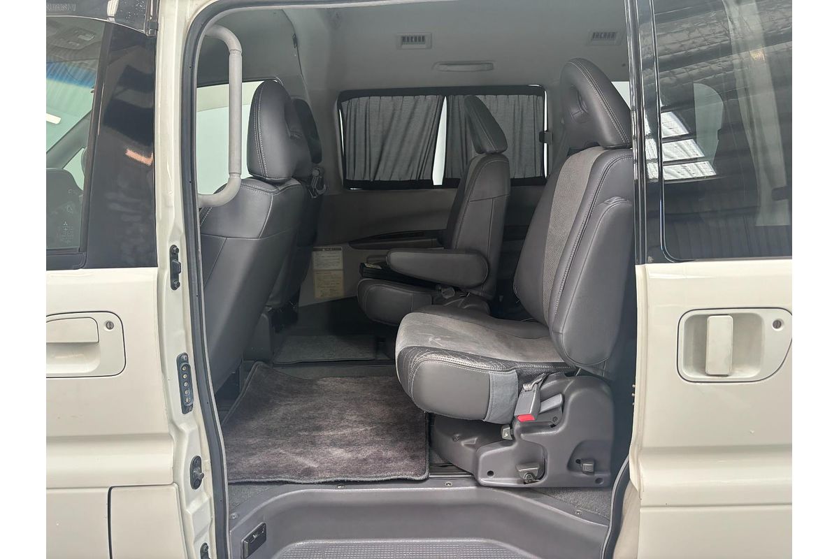 2005 Mitsubishi DELICA SPACE GEAR CHAMONIX 4WD