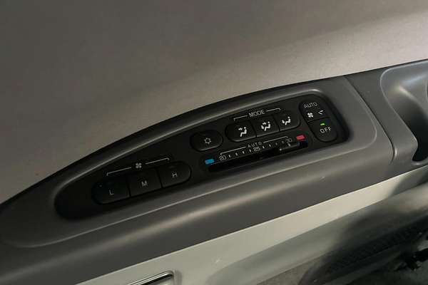 2005 Mitsubishi DELICA SPACE GEAR CHAMONIX 4WD