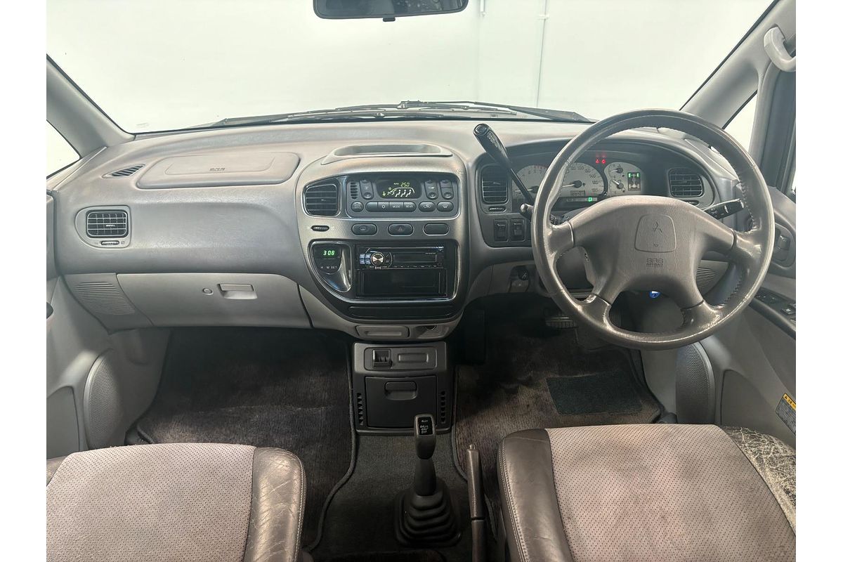 2005 Mitsubishi DELICA SPACE GEAR CHAMONIX 4WD