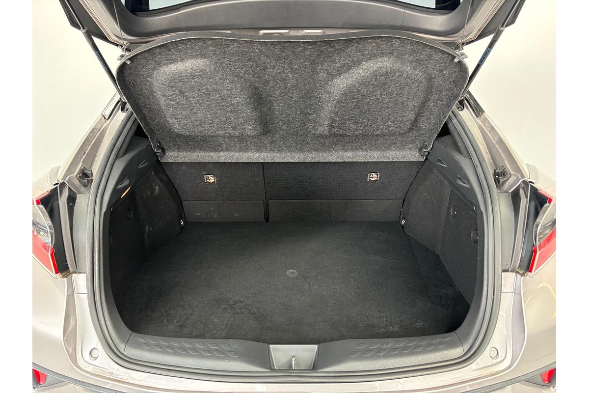 2017 Toyota C-HR Hybrid G Modellista ZYX10