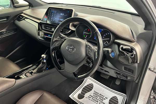 2017 Toyota C-HR Hybrid G Modellista ZYX10