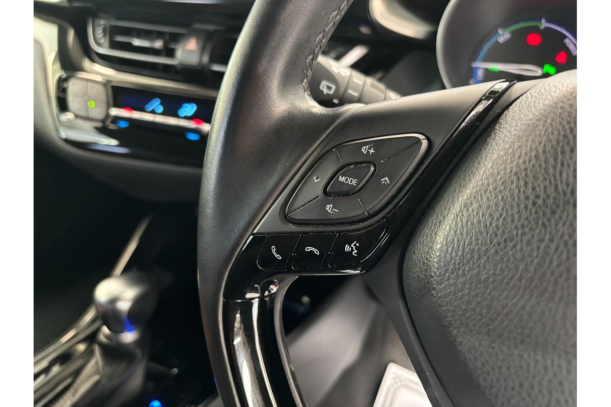 2017 Toyota C-HR Hybrid G Modellista ZYX10