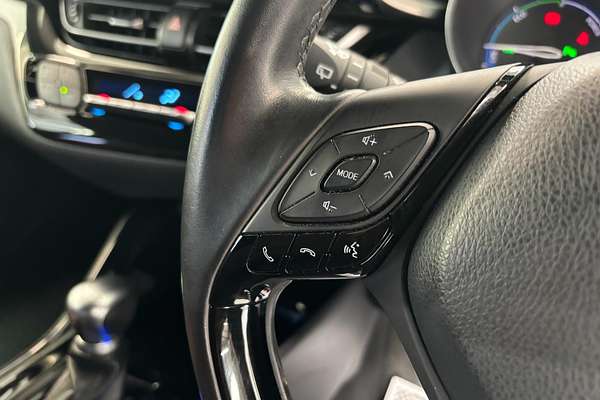 2017 Toyota C-HR Hybrid G Modellista ZYX10