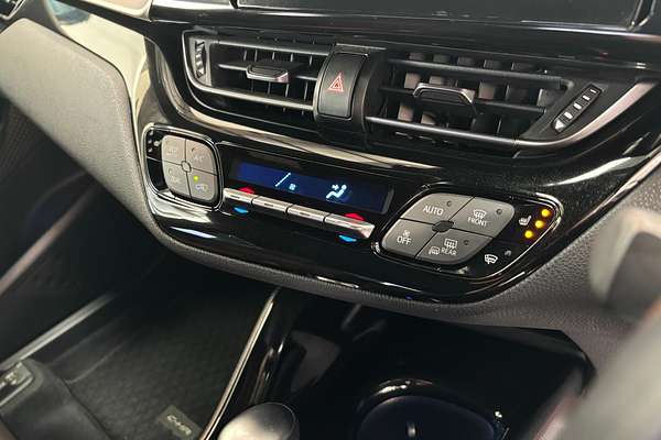 2017 Toyota C-HR Hybrid G Modellista ZYX10