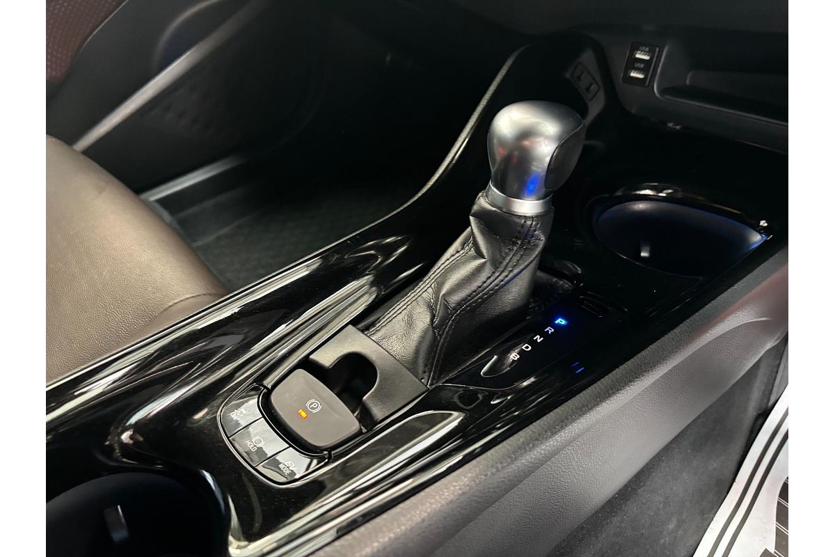 2017 Toyota C-HR Hybrid G Modellista ZYX10