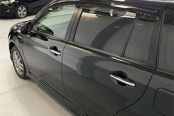 2015 Toyota Corolla Fielder Hybrid Fielder Hybrid WxB NKE165