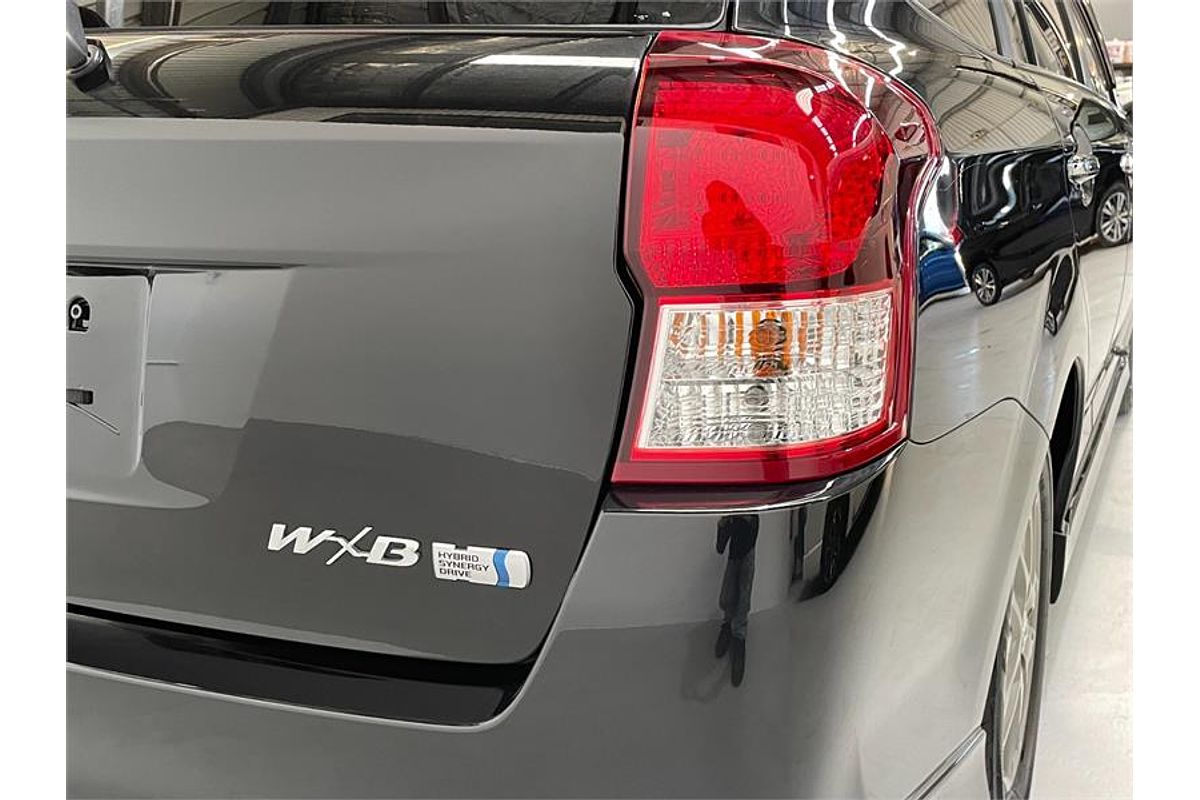 2015 Toyota Corolla Fielder Hybrid Fielder Hybrid WxB NKE165