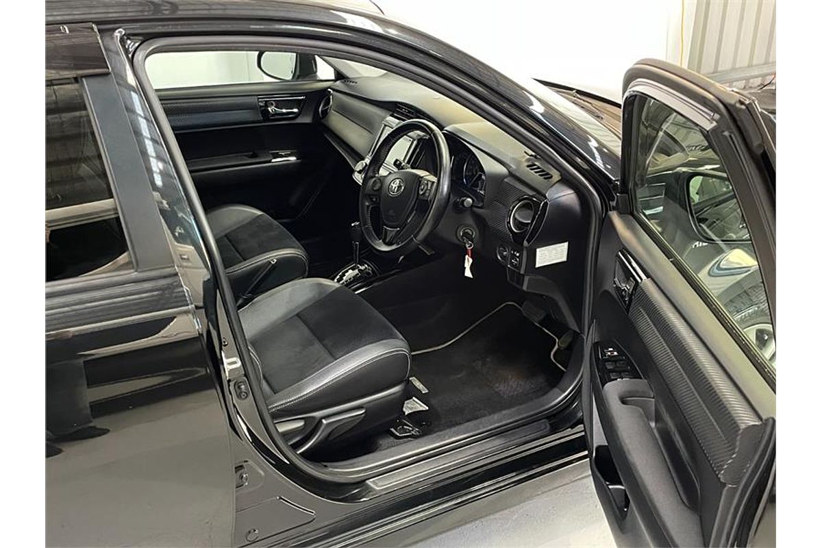 2015 Toyota Corolla Fielder Hybrid Fielder Hybrid WxB NKE165