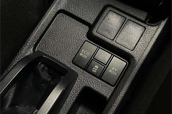 2015 Toyota Corolla Fielder Hybrid Fielder Hybrid WxB NKE165