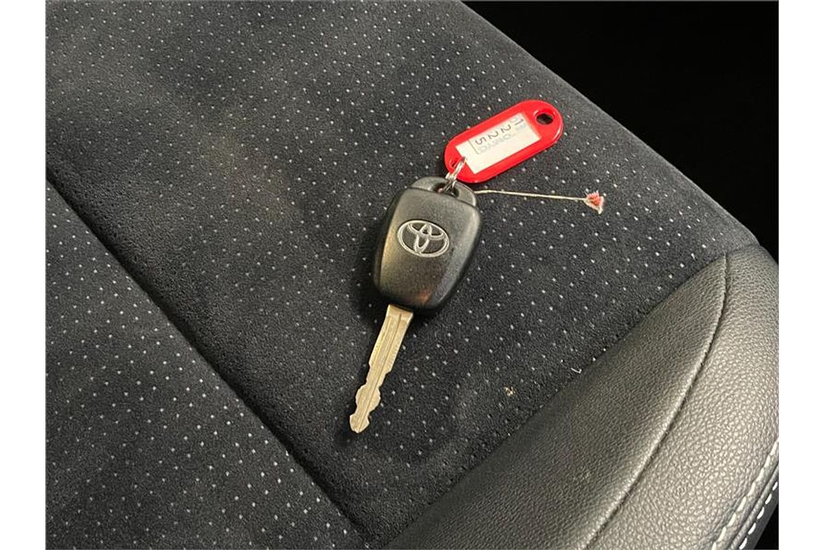 2015 Toyota Corolla Fielder Hybrid Fielder Hybrid WxB NKE165