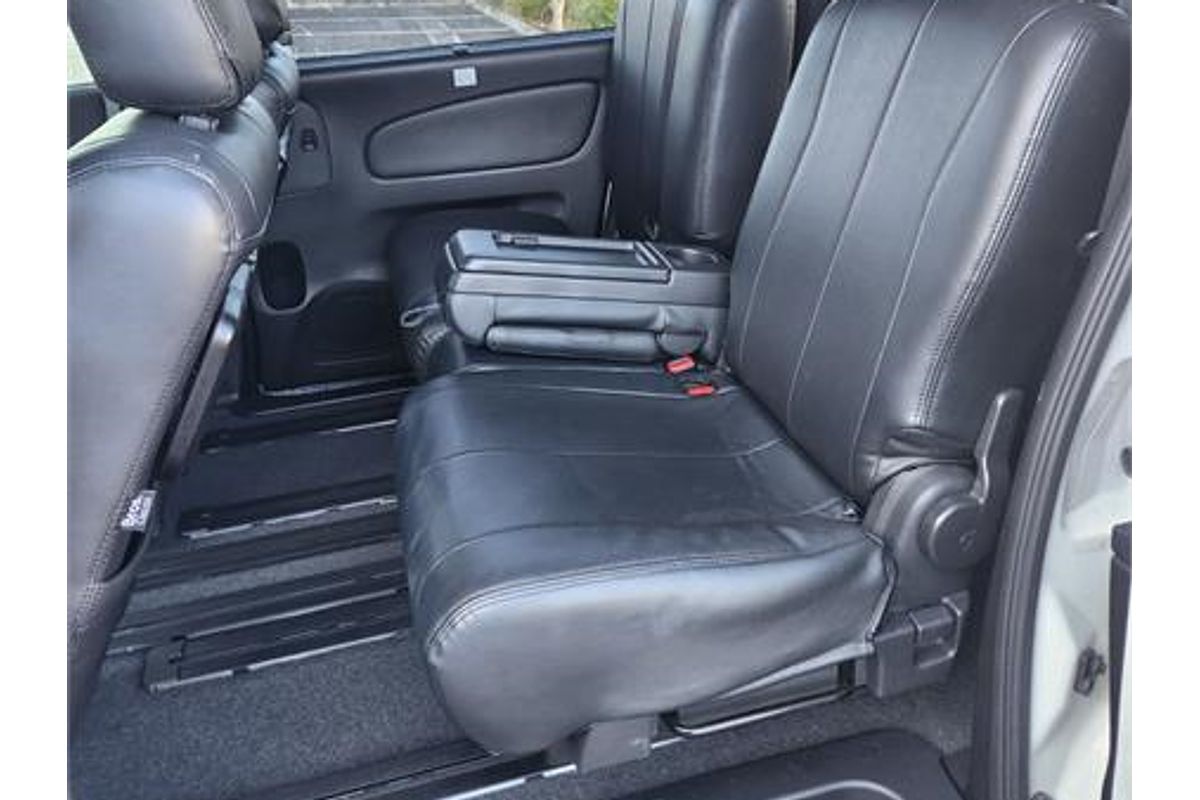 2015 Nissan SERENA HIGHWAY STAR G (HYBRID) C26