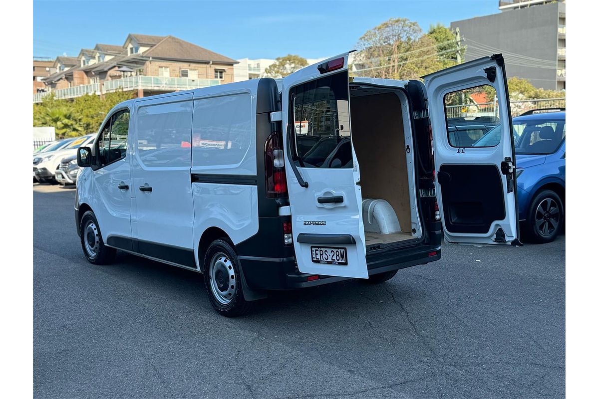 2020 Mitsubishi EXPRESS GLX SWB SN MY21
