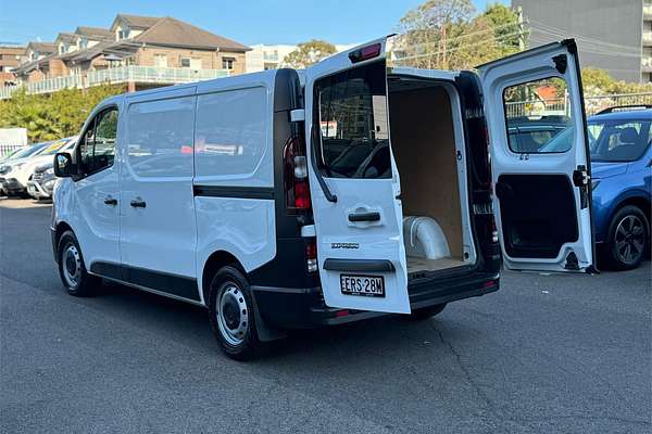 2020 Mitsubishi EXPRESS GLX SWB SN MY21