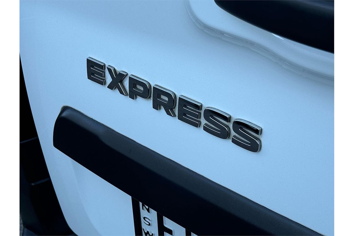 2020 Mitsubishi EXPRESS GLX SWB SN MY21