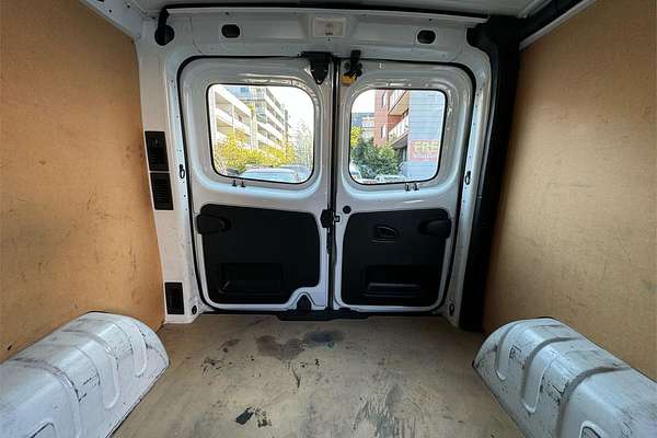 2020 Mitsubishi EXPRESS GLX SWB SN MY21