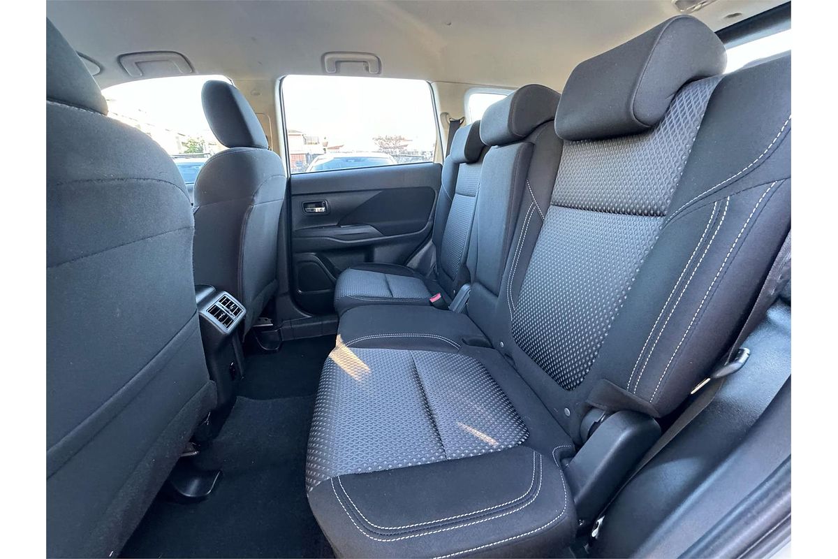2021 Mitsubishi OUTLANDER ES 7 SEAT (2WD) ZL MY21