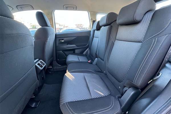 2021 Mitsubishi OUTLANDER ES 7 SEAT (2WD) ZL MY21