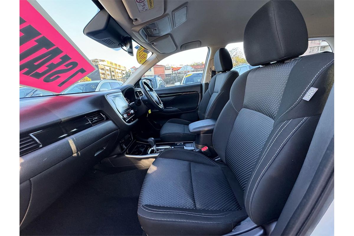 2021 Mitsubishi OUTLANDER ES 7 SEAT (2WD) ZL MY21