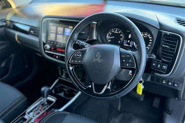 2021 Mitsubishi OUTLANDER ES 7 SEAT (2WD) ZL MY21
