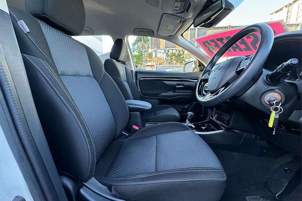 2021 Mitsubishi OUTLANDER ES 7 SEAT (2WD) ZL MY21