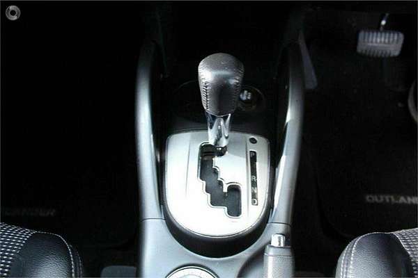 2010 Mitsubishi Outlander RX ZH