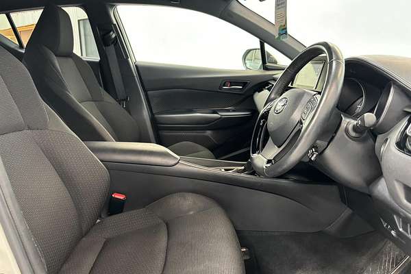 2017 Toyota C-HR HYBRID G ZYX10