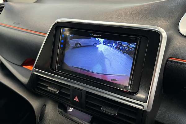 2015 Toyota SIENTA Hybrid G