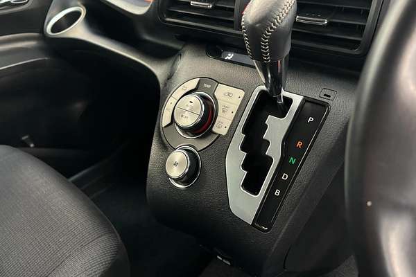 2015 Toyota SIENTA Hybrid G