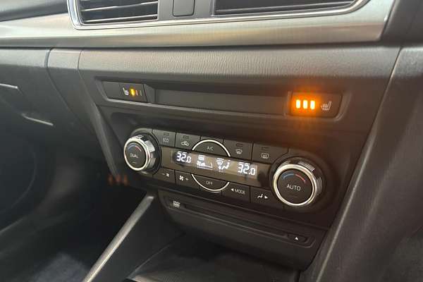 2013 Mazda AXELA Hybrid S L-PKG