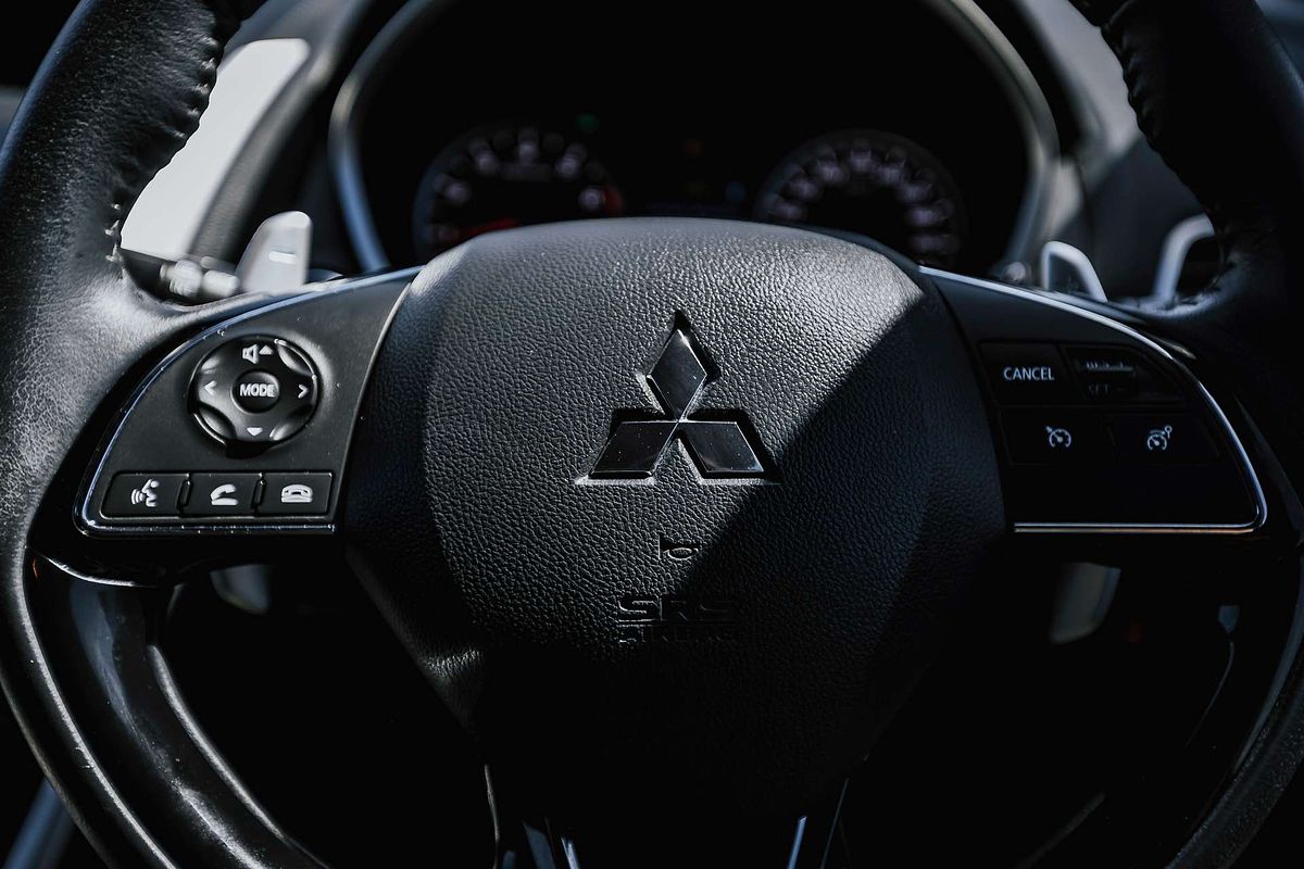 2020 Mitsubishi Eclipse Cross Black Edition YA
