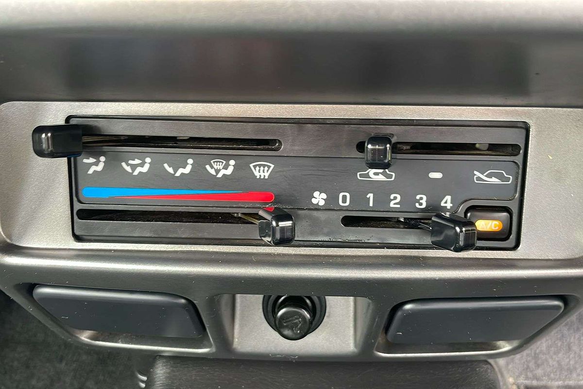 2014 Nissan Navara ST-R D22 4X4