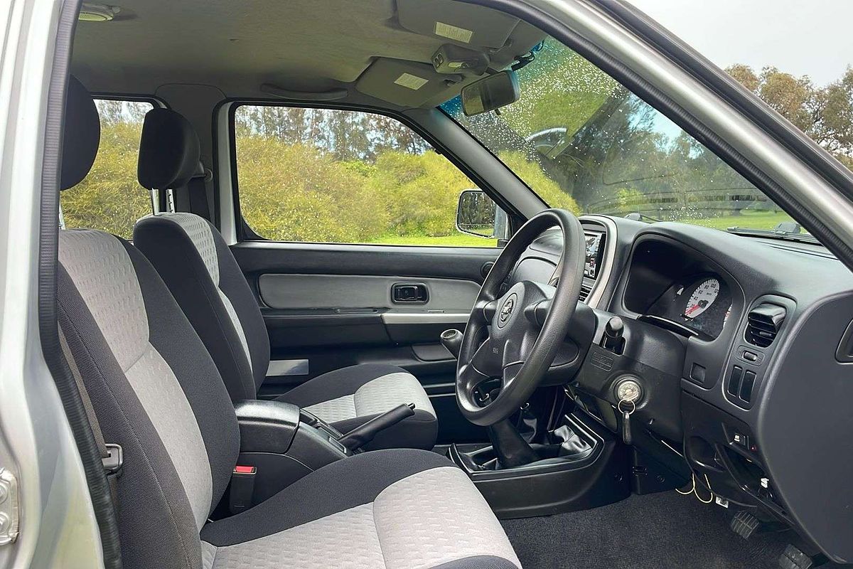 2014 Nissan Navara ST-R D22 4X4