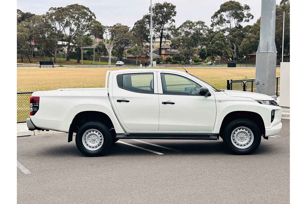 2023 Mitsubishi Triton GLX MR 4X4