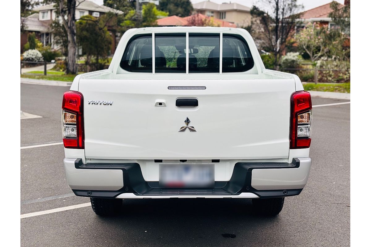 2023 Mitsubishi Triton GLX MR 4X4