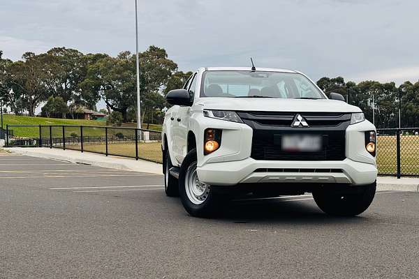 2023 Mitsubishi Triton GLX MR 4X4