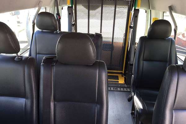 2017 Toyota Hiace COMMUTER TRH223R MY16
