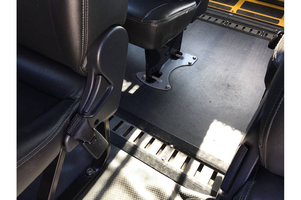 2017 Toyota Hiace COMMUTER TRH223R MY16