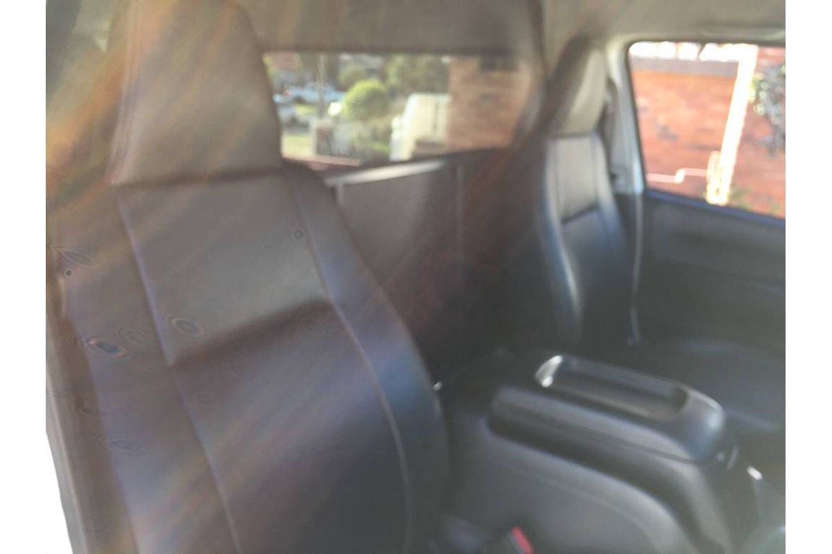 2017 Toyota Hiace COMMUTER TRH223R MY16