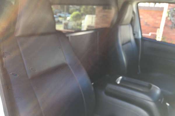 2017 Toyota Hiace COMMUTER TRH223R MY16