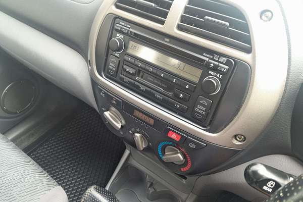 2003 Toyota RAV4 Cruiser ACA21R