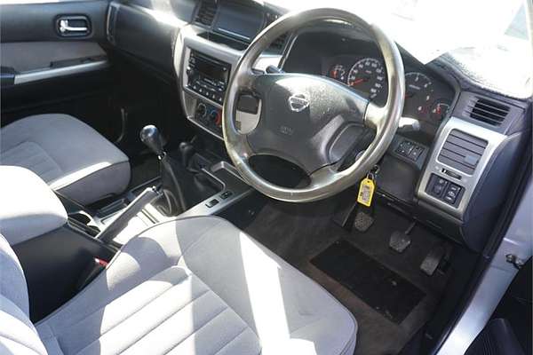 2004 Nissan Patrol ST GU IV
