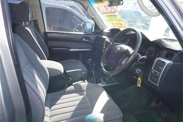 2004 Nissan Patrol ST GU IV