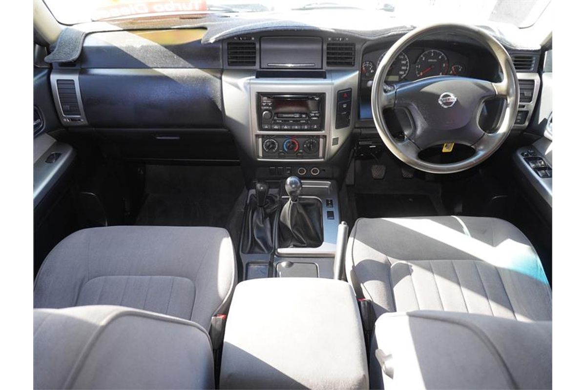 2004 Nissan Patrol ST GU IV