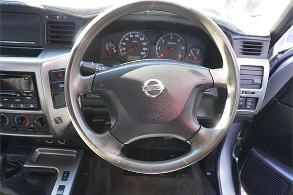 2004 Nissan Patrol ST GU IV