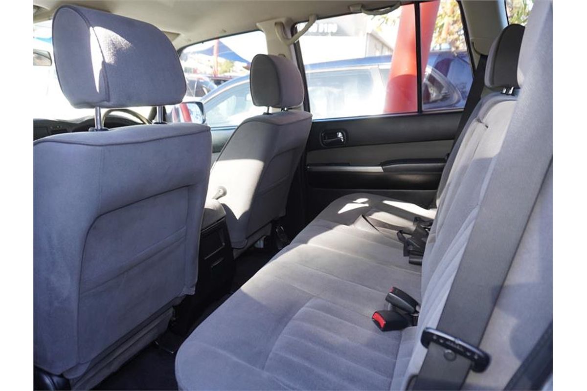 2004 Nissan Patrol ST GU IV