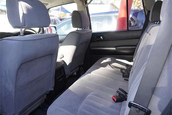 2004 Nissan Patrol ST GU IV