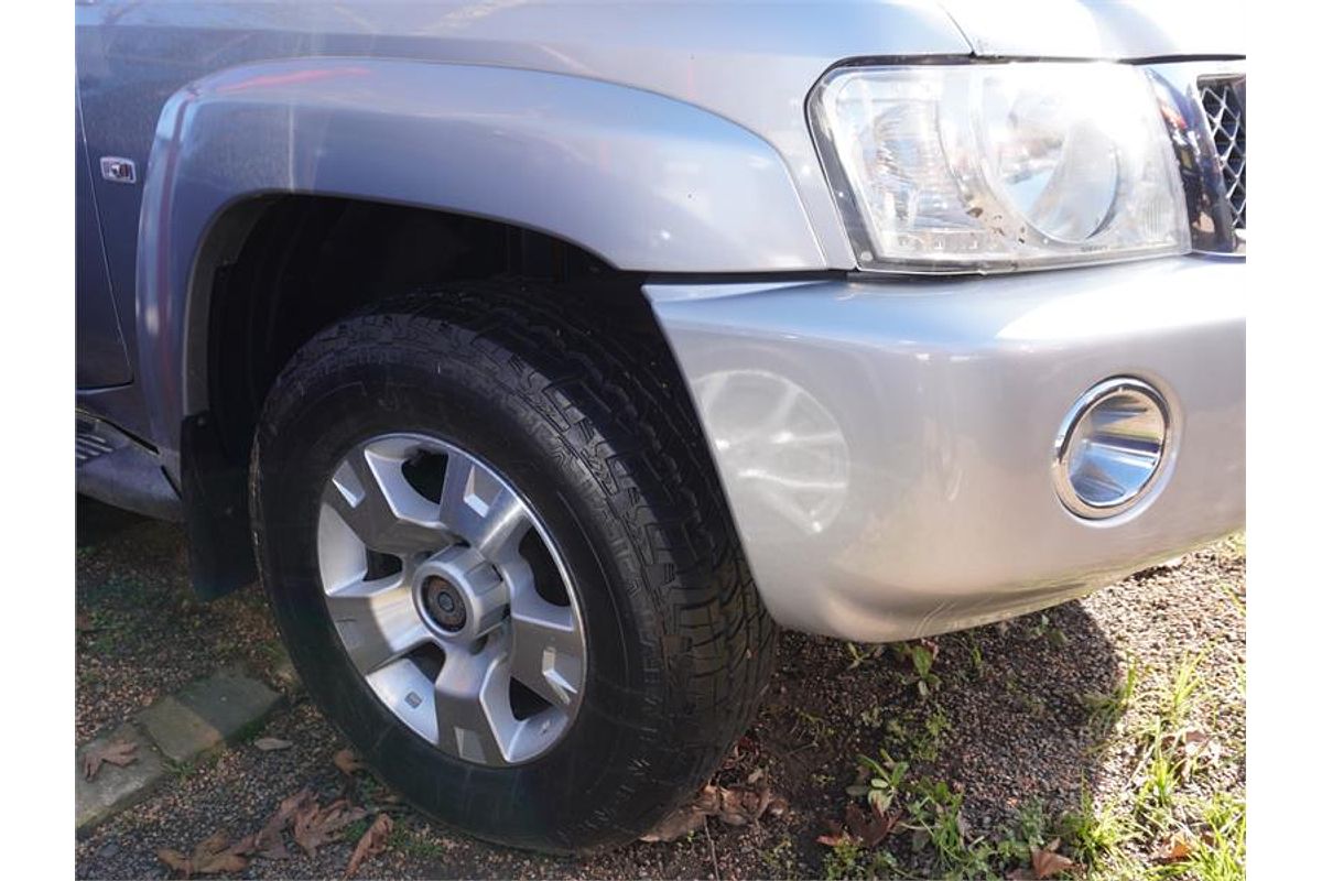 2004 Nissan Patrol ST GU IV
