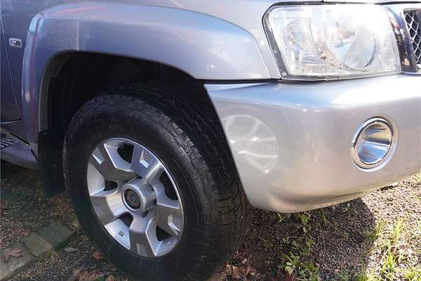 2004 Nissan Patrol ST GU IV