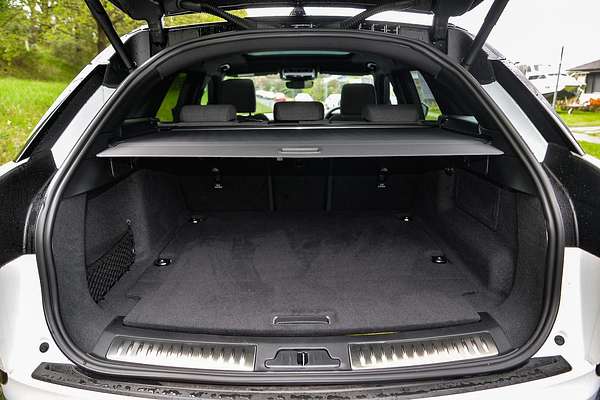 2024 Land Rover Range Rover Velar PHEV P400e Dynamic HSE L560